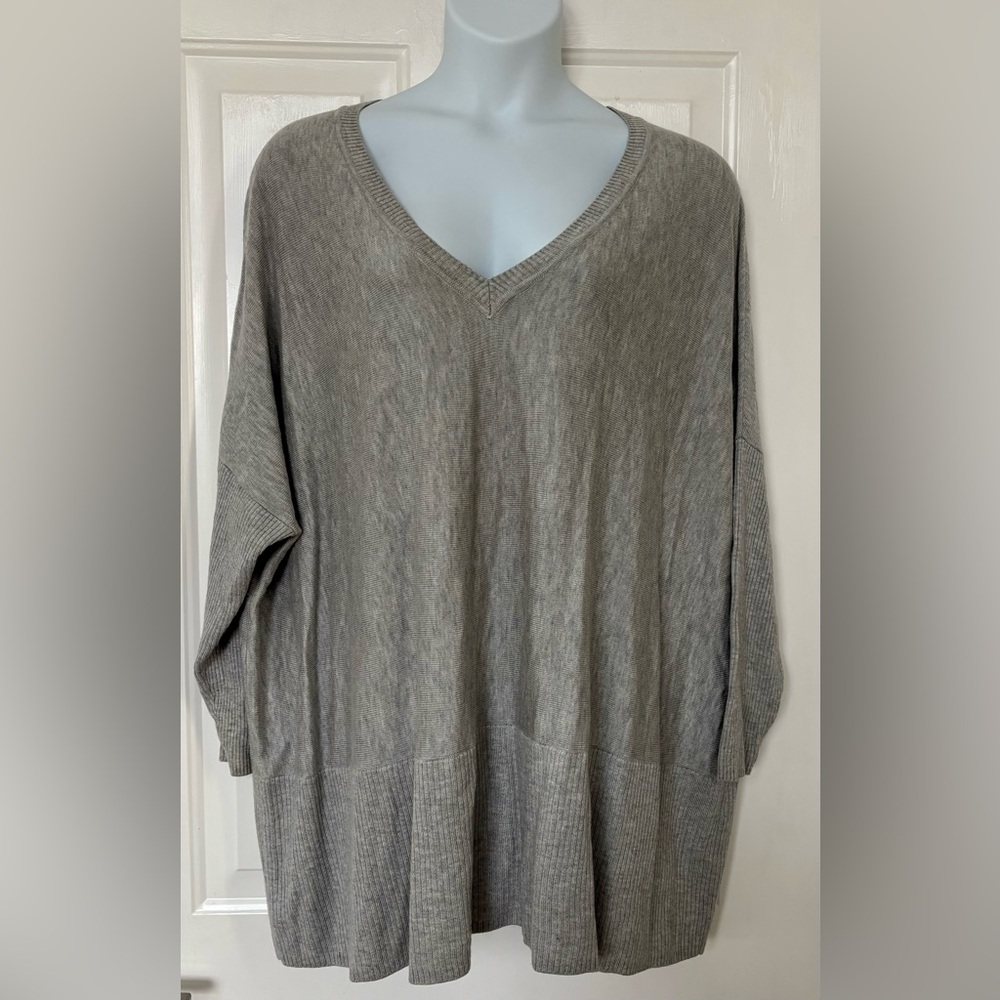 H by Halston 1X/2X V-Neck Gray Sweater